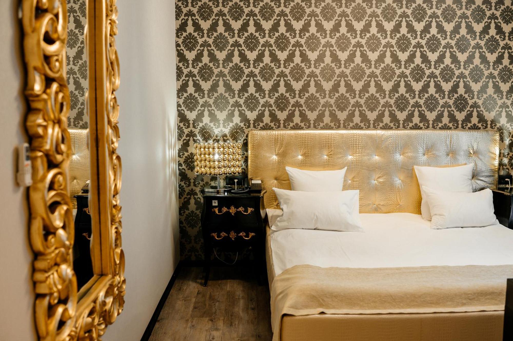 Weekend Boutique Hotel Кишинев Екстериор снимка