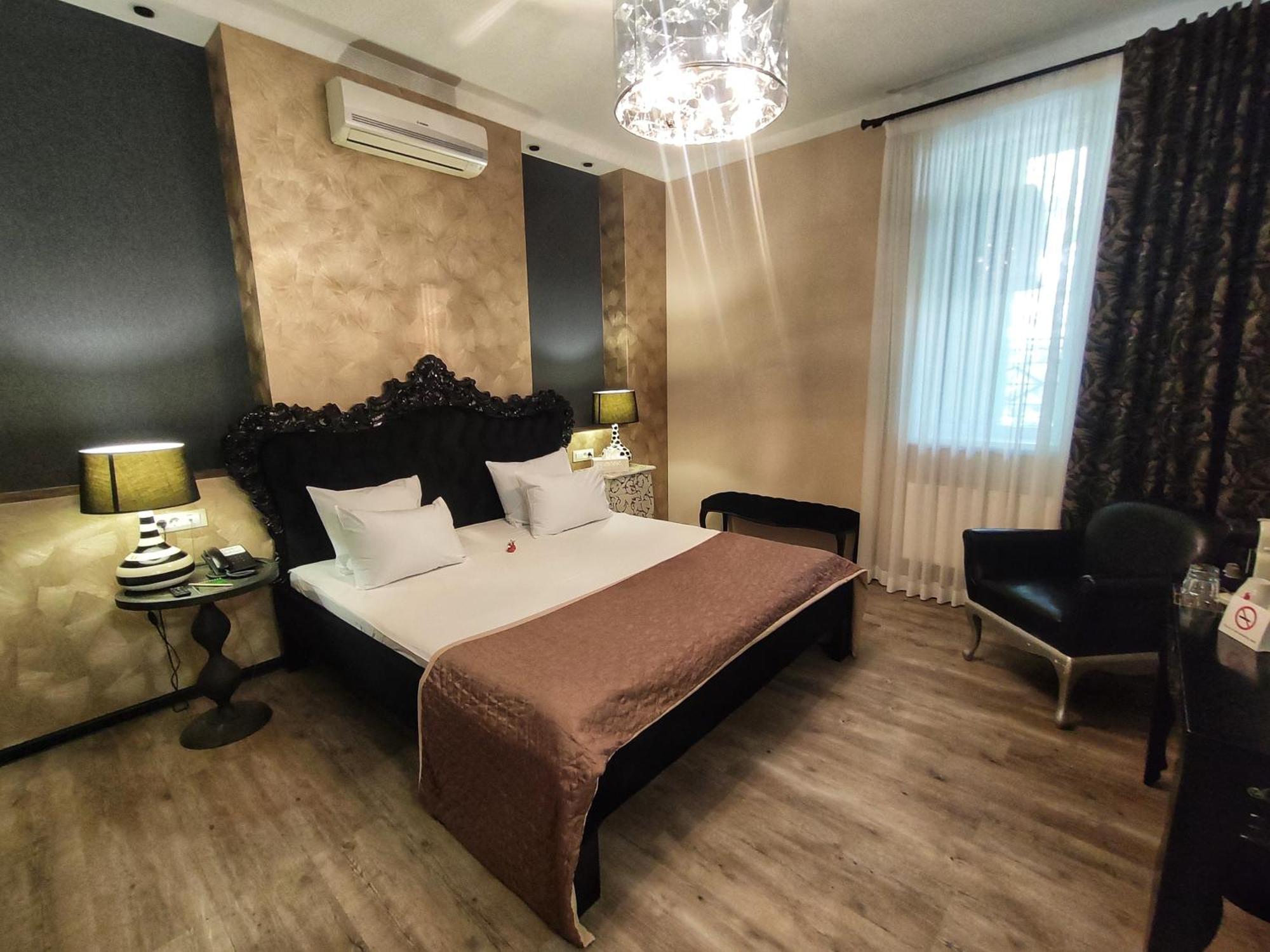 Weekend Boutique Hotel Кишинев Екстериор снимка