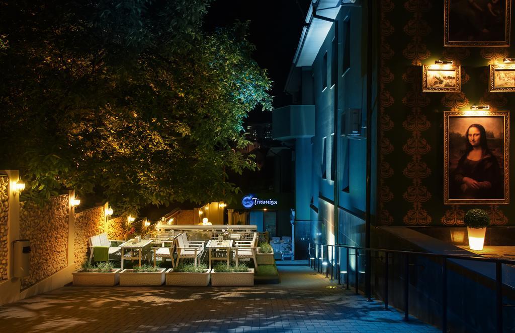 Weekend Boutique Hotel Кишинев Екстериор снимка