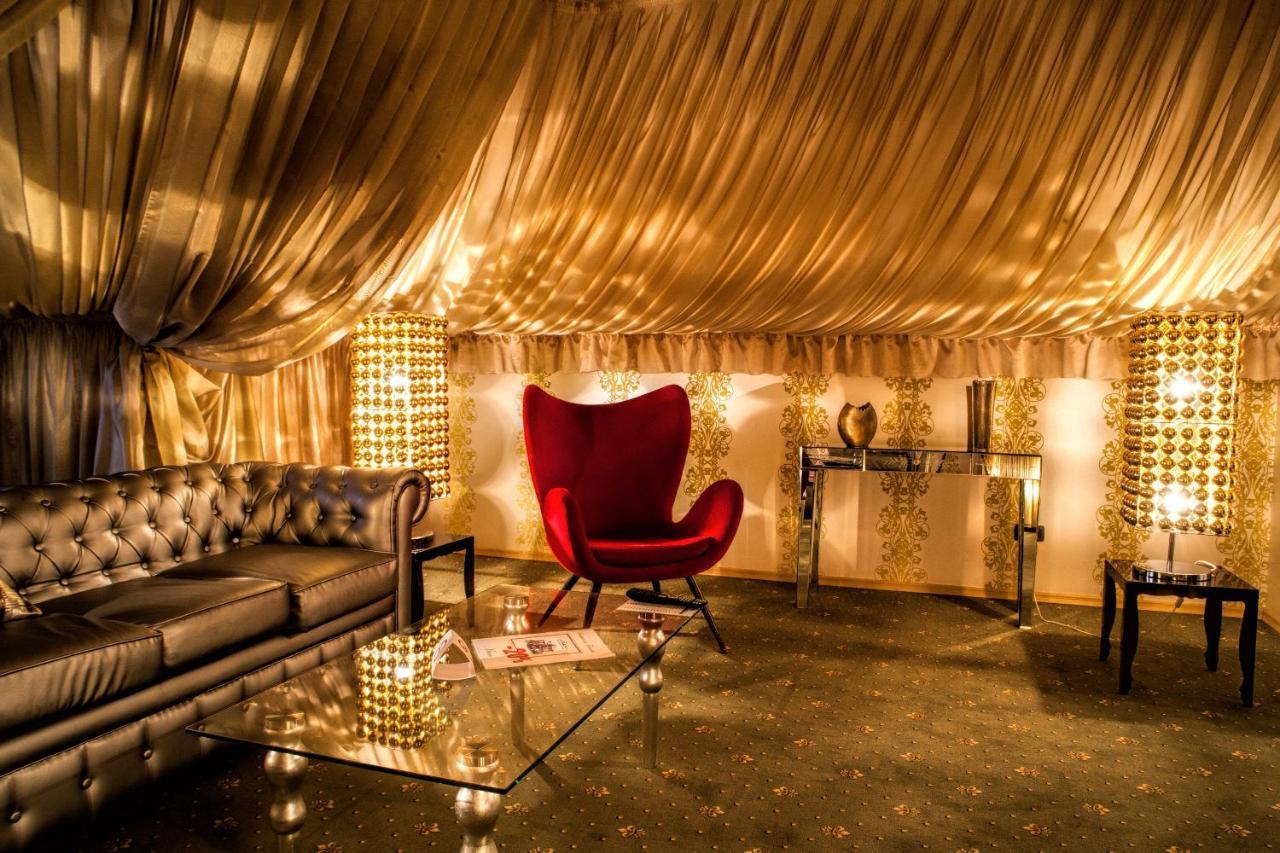 Weekend Boutique Hotel Кишинев Екстериор снимка
